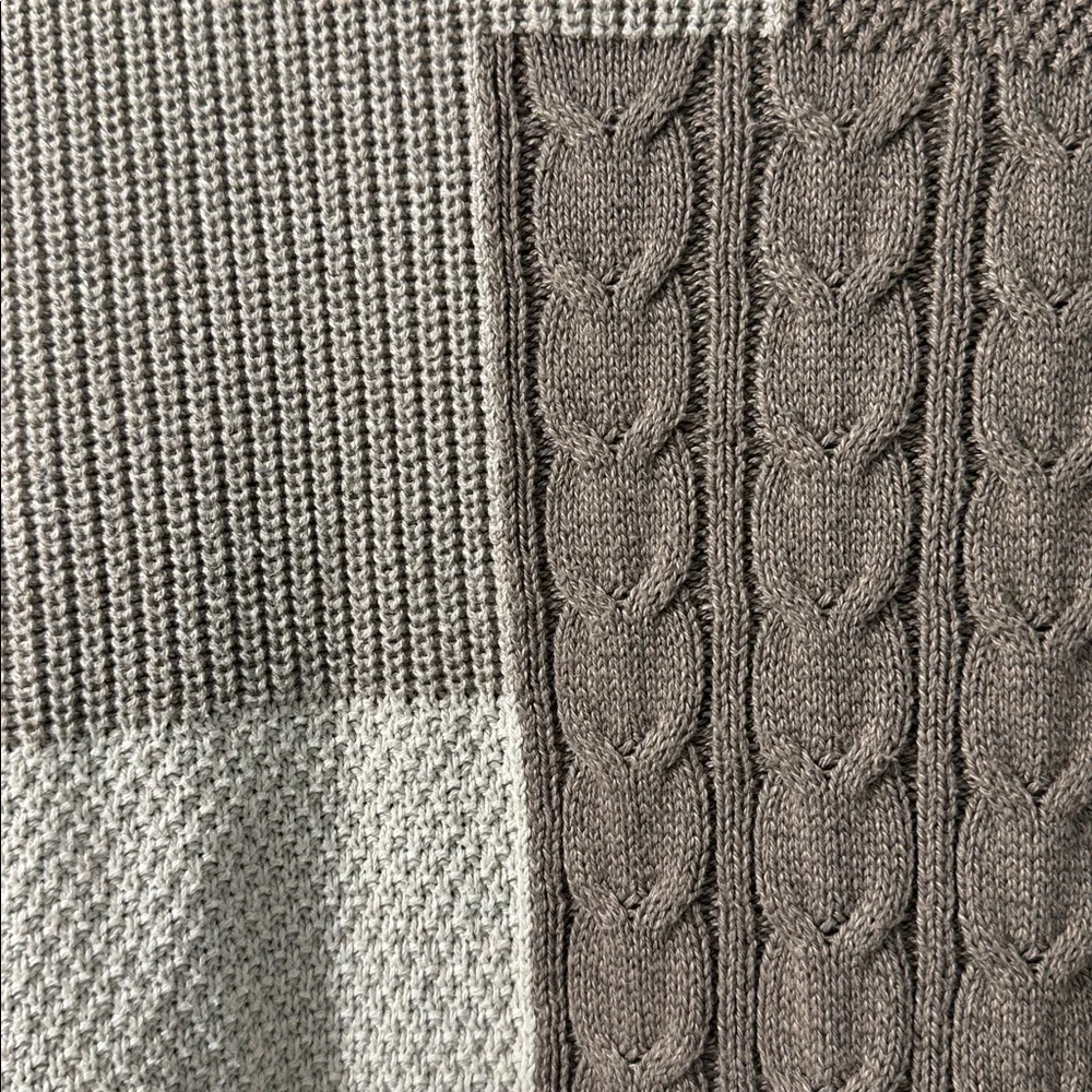 Hollister Men’s  Patchwork Knit Sweater Size Small